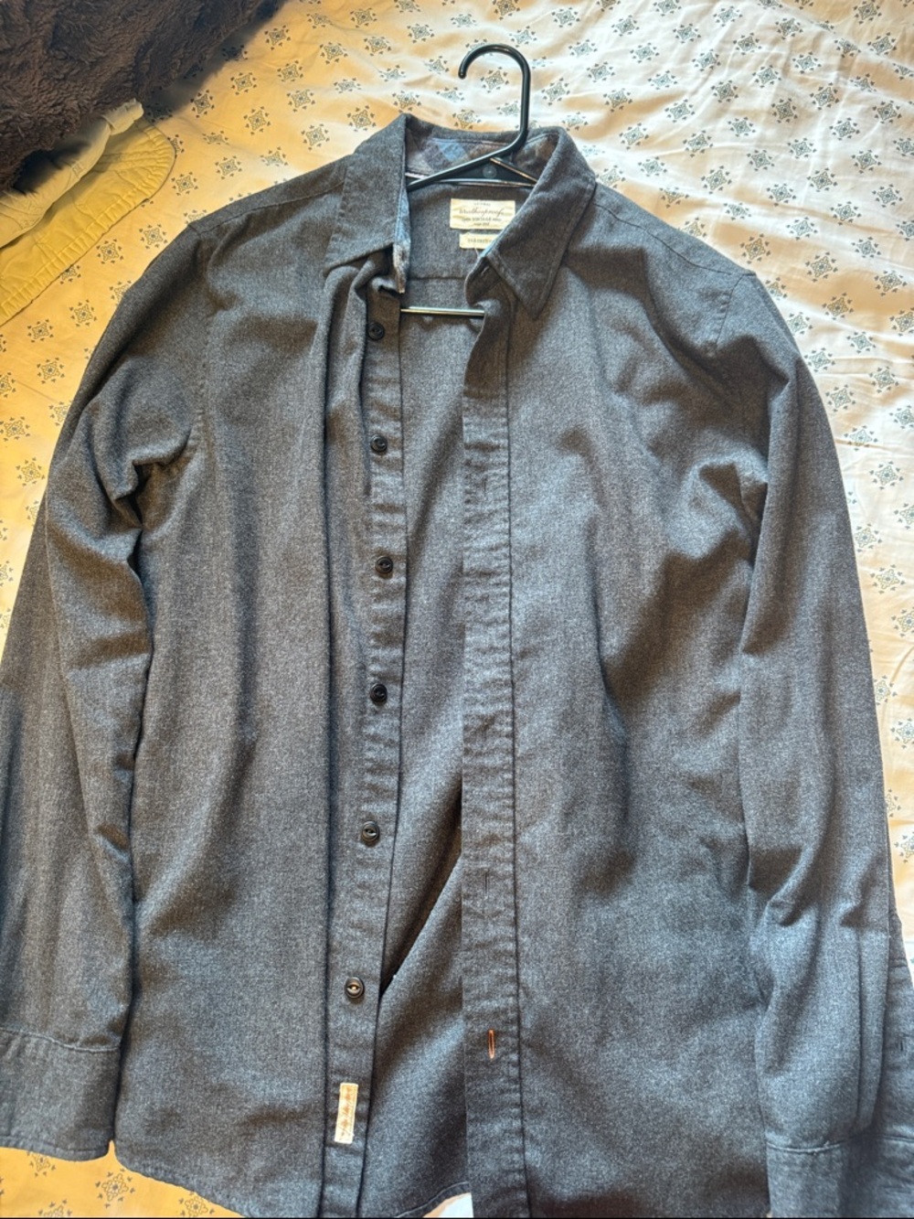 Weatherproof Vintage Tailored Fit Grey button down shirt. Men medium